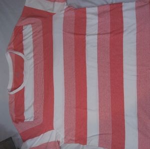 Old navy salmon size xl t shirt